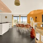 Moderne Avec Vue A فيلة Pechabou