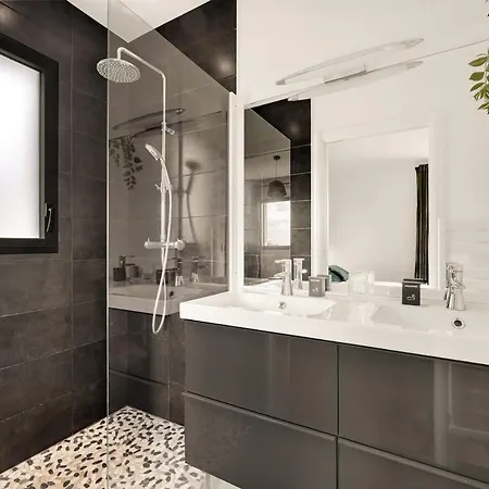 빌라 Moderne Avec Vue A *