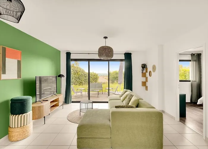 Moderne Avec Vue A Pechabou