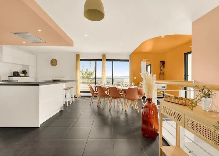 Moderne Avec Vue A Villa Pechabou